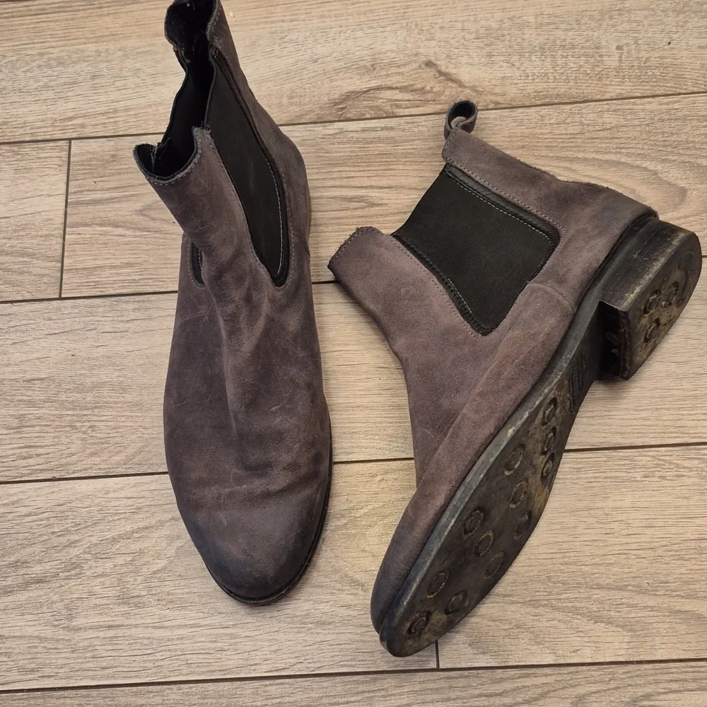 THURSDAY BOOT CO‎ Grey Distressed Leather Sz 9.5 Mens Chelsea Slip On Boots